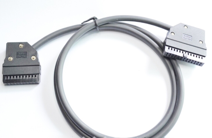 欧姆龙CJ1式位控模块伺服电机电缆线